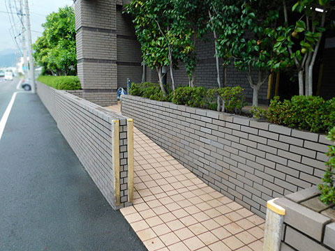 その他共用部　エントランス横スロープ