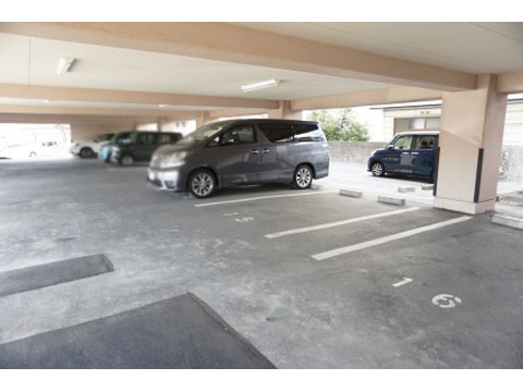 駐車場　駐車場