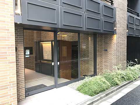 現地外観写真　エントランス