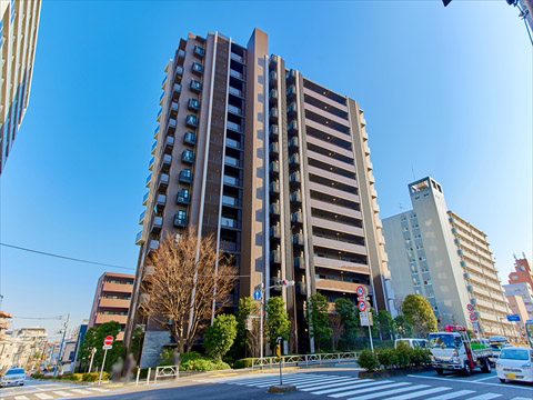 現地外観写真　エントランス外観