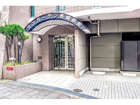 現地外観写真　正面玄関