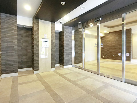 現地外観写真 エントランス②(明)