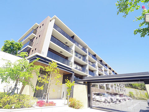 現地外観写真　Ｃ棟（スカイフォレストレジデン