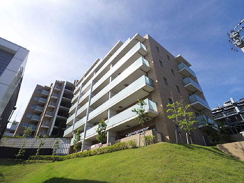 現地外観写真　東棟建物外観