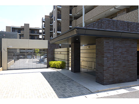 エントランス　ﾌﾟﾗｳﾄﾞ八事ｶﾞｰﾃﾞﾝ (12)