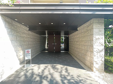 現地外観写真 エントランス外観2