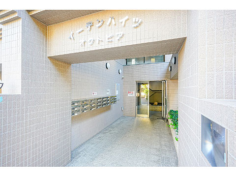 エントランス 077