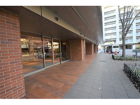 現地外観写真　フロント