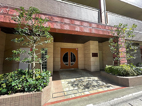 現地外観写真 エントランス外観