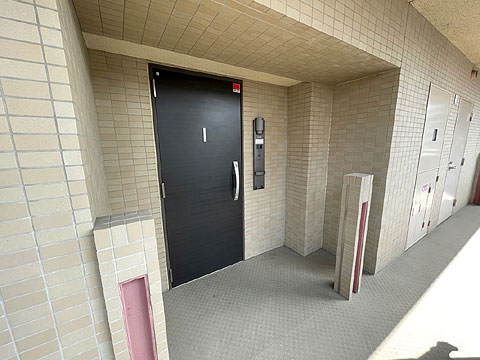 その他共用部 各住戸には玄関ポーチが付きます