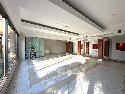 エントランス　エントランスホール