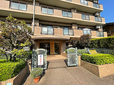 現地外観写真 エントランス外観