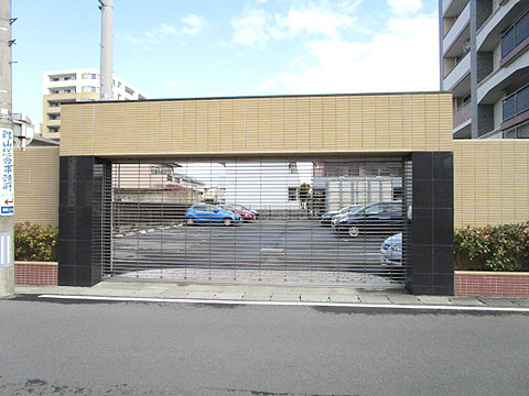 その他共用部　シャッターゲート付駐車場