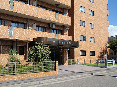 エントランス マンション入口