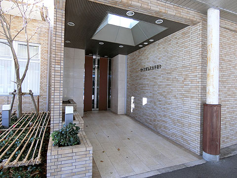 エントランス　メインエントランス外観