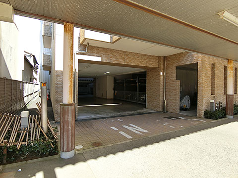 駐車場　敷地内駐車場