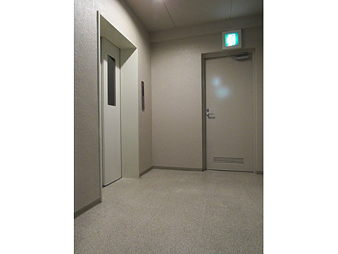 その他共用部 地下の駐車場からエレベーターで各階に行けます