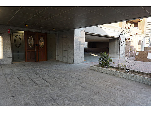 エントランス エントランス前