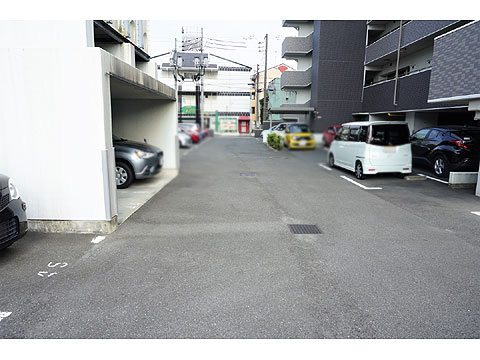 駐車場　駐車場