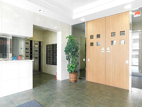 エントランス　【エントランスホール】カメラ付きインターフォン