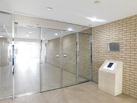 現地外観写真　エントランス