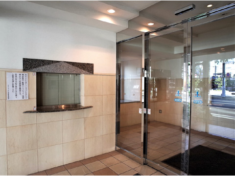 エントランス　風除室