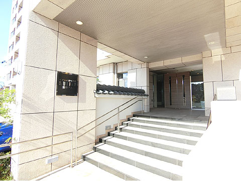 現地外観写真　エントランス入口