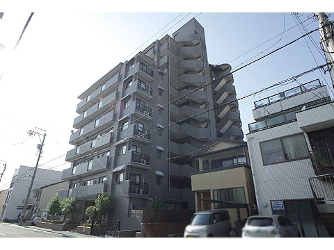 現地外観写真　建物外観（北東側から撮影）