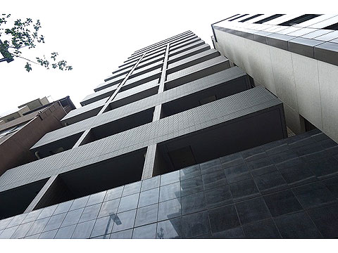 現地外観写真 マンション外観(北側より撮影)