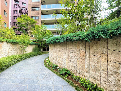 現地外観写真 アプローチ