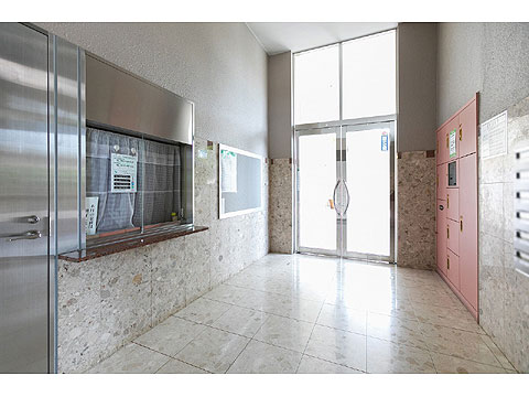 エントランス 安心のオートロック付きのエントランス.便利な宅