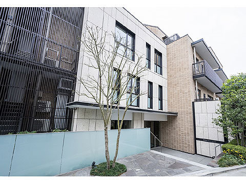 現地外観写真　２０１７年２月施工　築後未入居