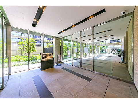 エントランス　風除室