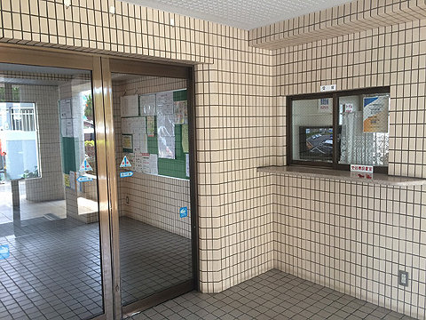 エントランス 管理人室