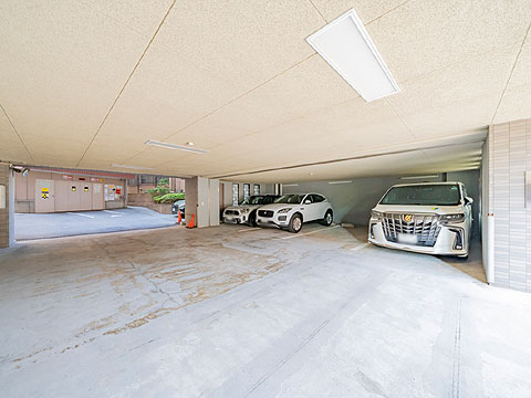 駐車場　駐車場