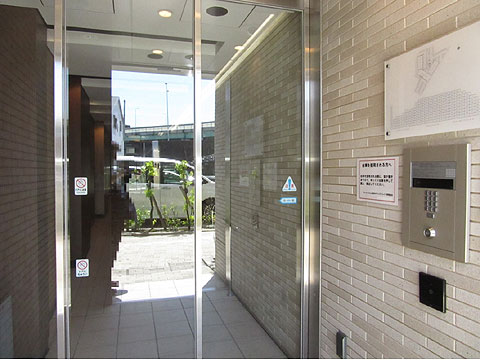 エントランス　エントランス（オートロック）