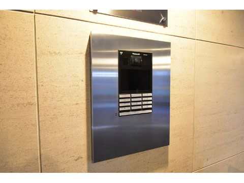 エントランス 来訪者を確認することができます