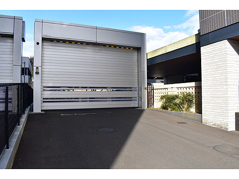 その他共用部 セキュリティに配慮したシャッターゲート
