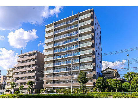 現地外観写真　南東側建物外観