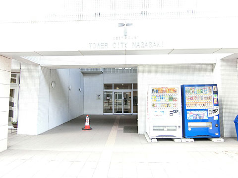 現地外観写真　正面玄関