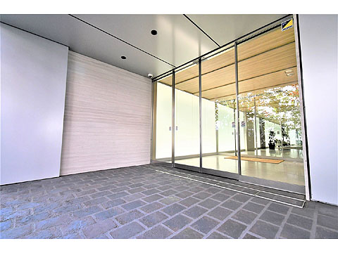 エントランス　建築家　隈研吾氏による監修