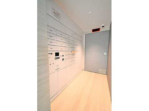 その他共用部　不在時に届いた荷物を受け取ることができる宅配ボ