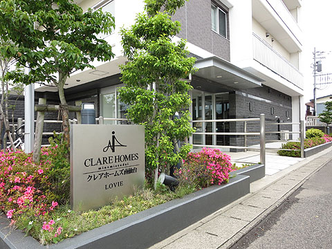 エントランス 【エントランス】手入れの行き届いたエントランス