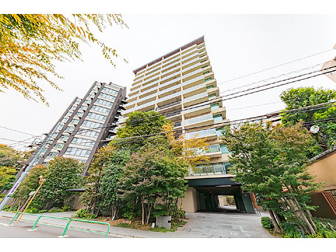 現地外観写真　Park Court Ichibancho 9