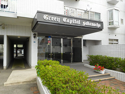 エントランス　シンプルなエントランス周辺