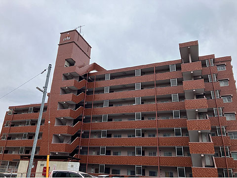 現地外観写真　エメラルドマンション外観