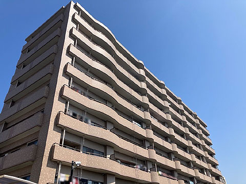 現地外観写真　アーバンパレス古国府外観西