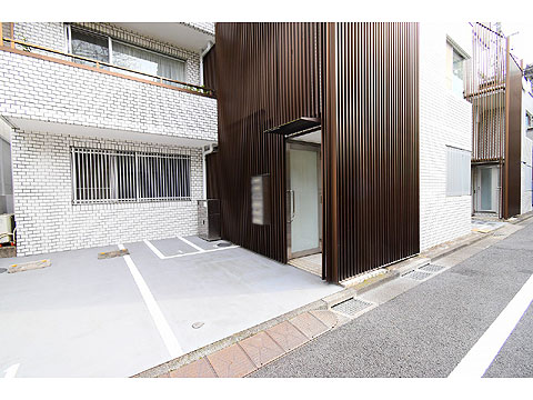 エントランス　メールボックス、宅配ボックス完備