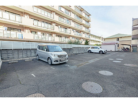 駐車場　駐車場
