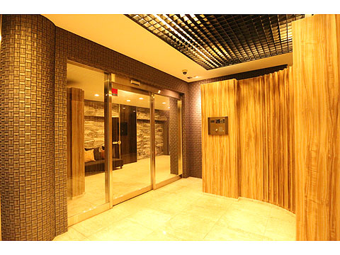 ロビー マンションエントランス内です。TVモニター付で防犯面